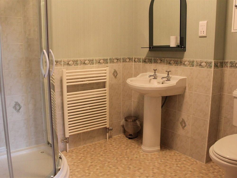 Bed and Breakfast Barton House Матлок Экстерьер фото